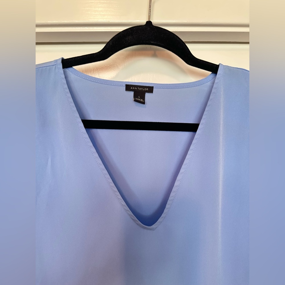 Ann Taylor V-Neck Blouse with Tied Bow Sleeves in Beautiful Sky Blue - Picture 2 of 8